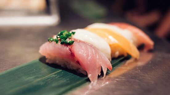 อาหารปลาสดเป็นแหล่งสะสมโปรตีนและกรดไขมันในอาหารญี่ปุ่น